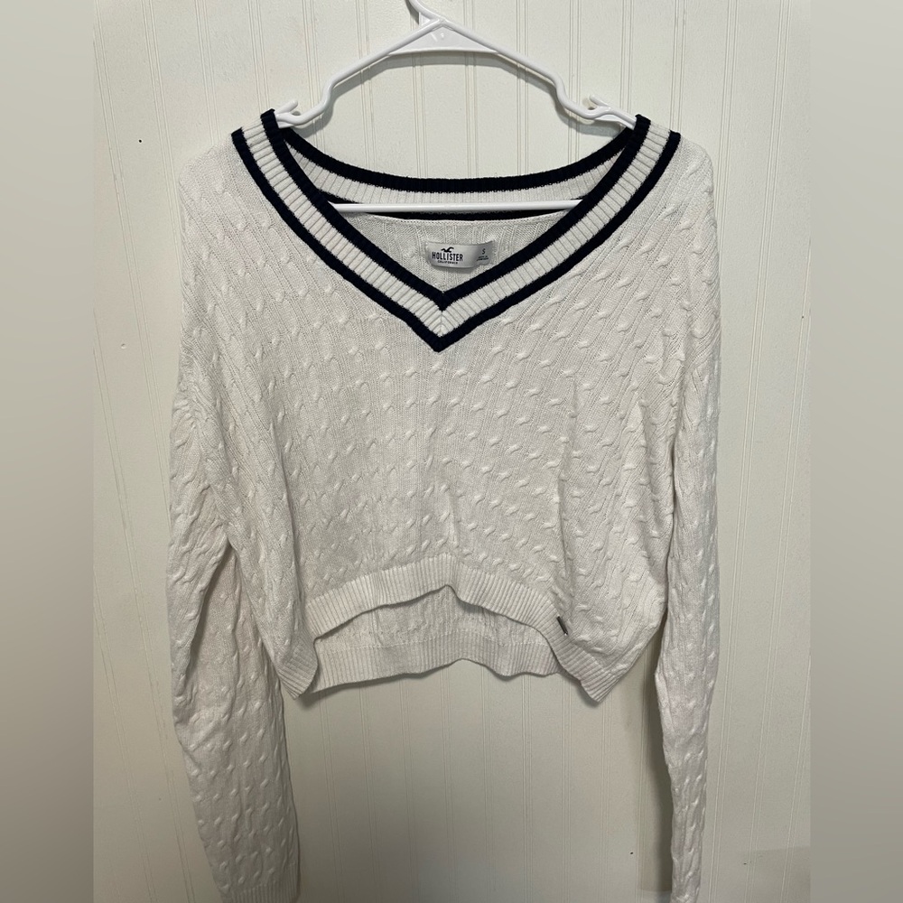 hollister long sleeve cropped sweater